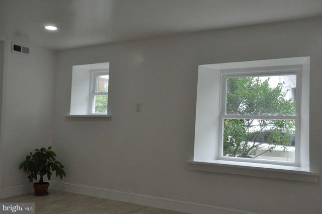 275 E MEEHAN AVE, Philadelphia, PA 19119