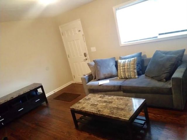 1285 2nd Ave S Apt 7, Nashville, TN 37210