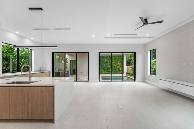 309 SE 6th Street, Delray Beach, FL 33483