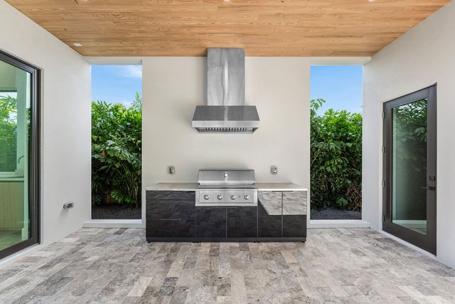 309 SE 6th Street, Delray Beach, FL 33483