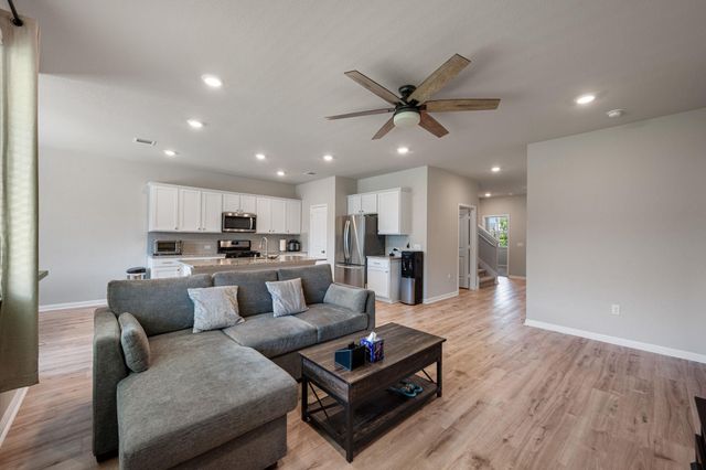 319 Arrowhead Vine ST, Leander, TX 78641
