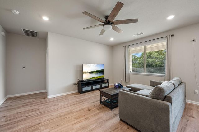 319 Arrowhead Vine ST, Leander, TX 78641