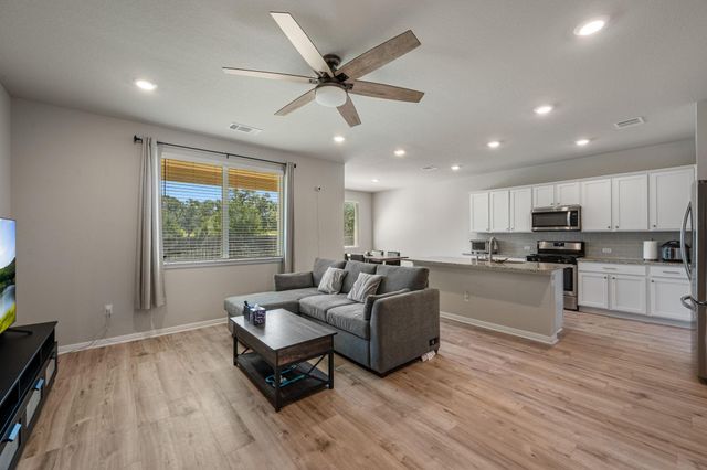 319 Arrowhead Vine ST, Leander, TX 78641
