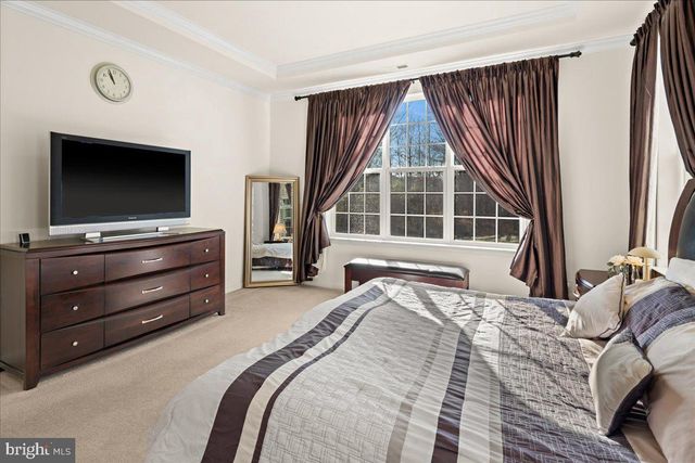 9 BELLINGHAM DR, Kendall Park, NJ 08824