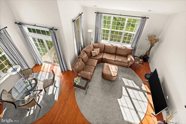 9 BELLINGHAM DR, Kendall Park, NJ 08824