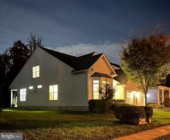 9 BELLINGHAM DR, Kendall Park, NJ 08824