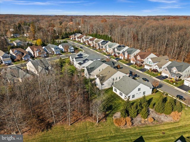 9 BELLINGHAM DR, Kendall Park, NJ 08824