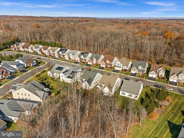 9 BELLINGHAM DR, Kendall Park, NJ 08824