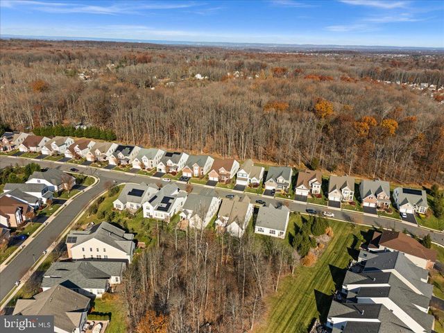 9 BELLINGHAM DR, Kendall Park, NJ 08824