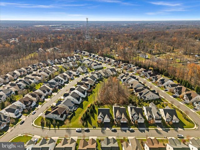 9 BELLINGHAM DR, Kendall Park, NJ 08824