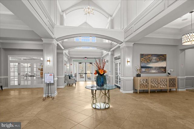 9 BELLINGHAM DR, Kendall Park, NJ 08824