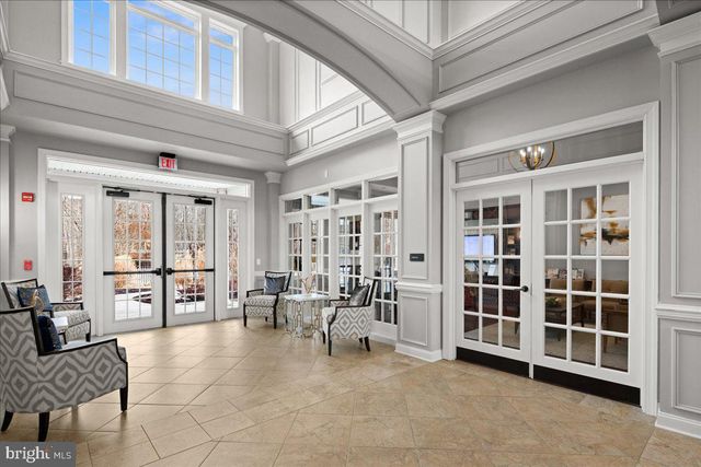 9 BELLINGHAM DR, Kendall Park, NJ 08824