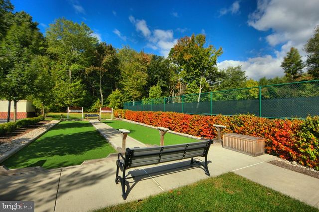 9 BELLINGHAM DR, Kendall Park, NJ 08824