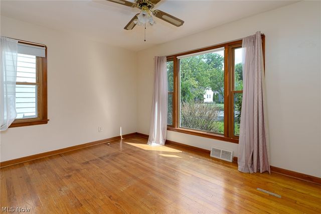 16223 Bardbury Avenue, Middleburg Heights, OH 44130
