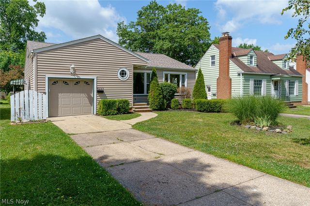 16223 Bardbury Avenue, Middleburg Heights, OH 44130