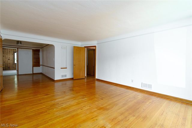 16223 Bardbury Avenue, Middleburg Heights, OH 44130