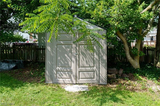 16223 Bardbury Avenue, Middleburg Heights, OH 44130