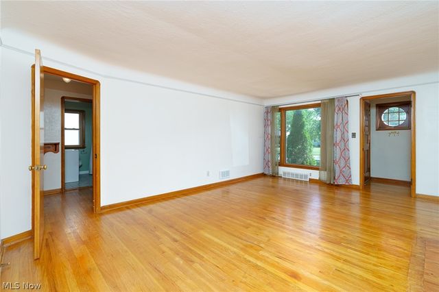 16223 Bardbury Avenue, Middleburg Heights, OH 44130
