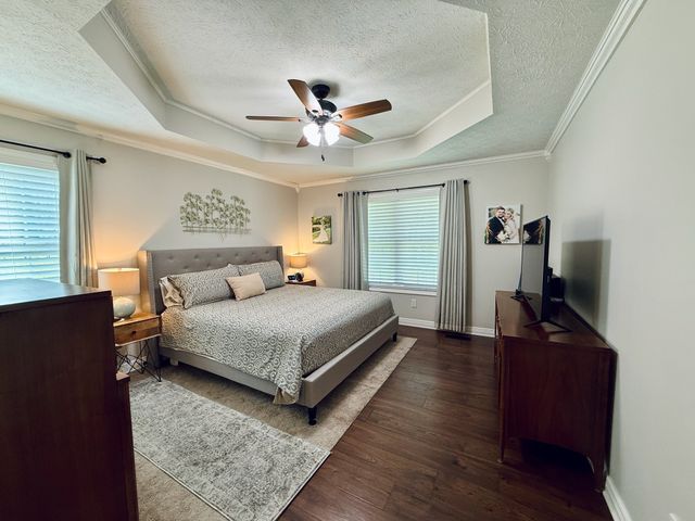 320 Spring Valley Dr, Cottontown, TN 37048