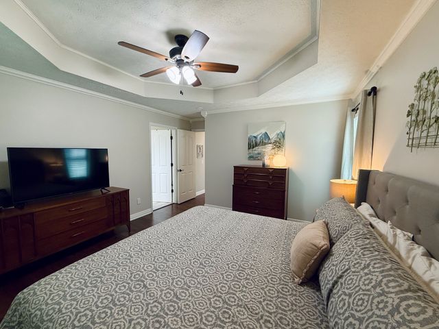 320 Spring Valley Dr, Cottontown, TN 37048