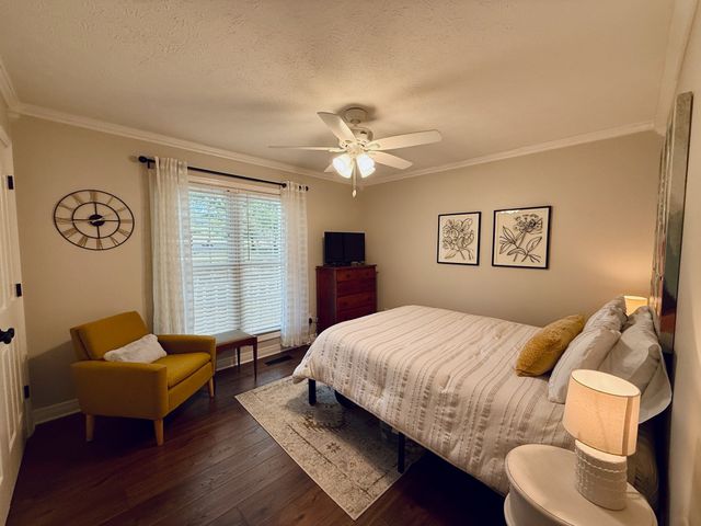 320 Spring Valley Dr, Cottontown, TN 37048