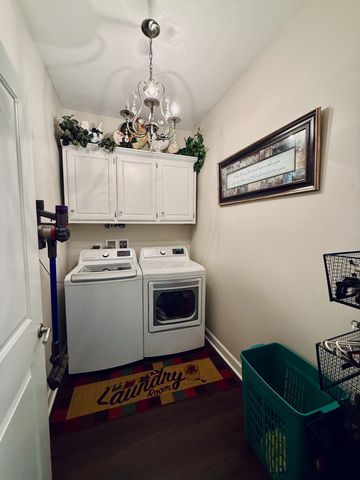 320 Spring Valley Dr, Cottontown, TN 37048