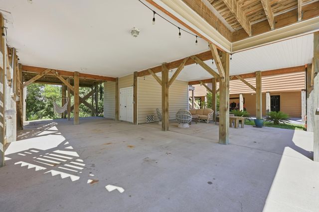 365 Marsh Pl., Murrells Inlet, SC 29576