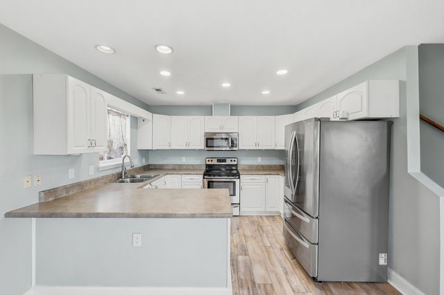 365 Marsh Pl., Murrells Inlet, SC 29576
