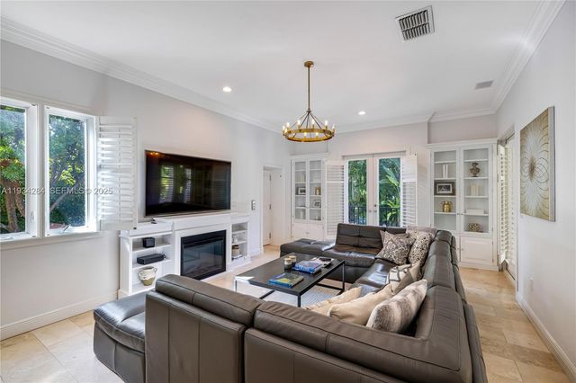 8000 Los Pinos Blvd, Coral Gables, FL 33143