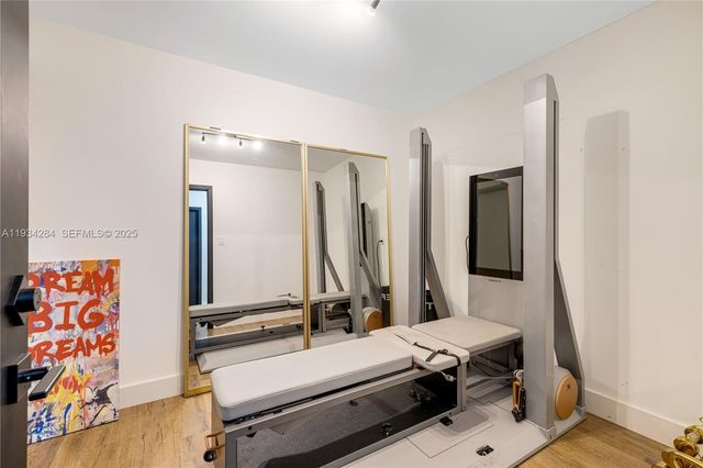 8000 Los Pinos Blvd, Coral Gables, FL 33143