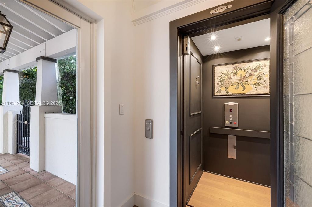 Image 24 of property listing at 8000 Los Pinos Blvd, Coral Gables, FL 33143