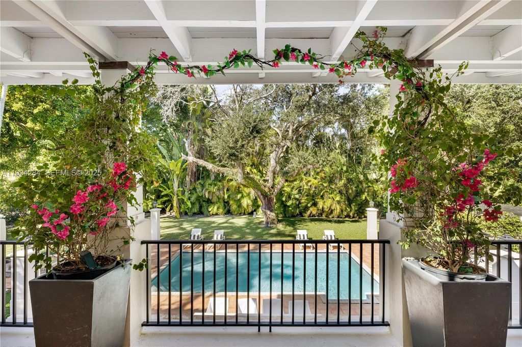 Image 32 of property listing at 8000 Los Pinos Blvd, Coral Gables, FL 33143