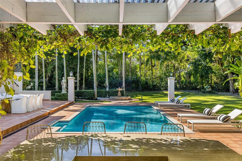 Image 46 of property listing at 8000 Los Pinos Blvd, Coral Gables, FL 33143