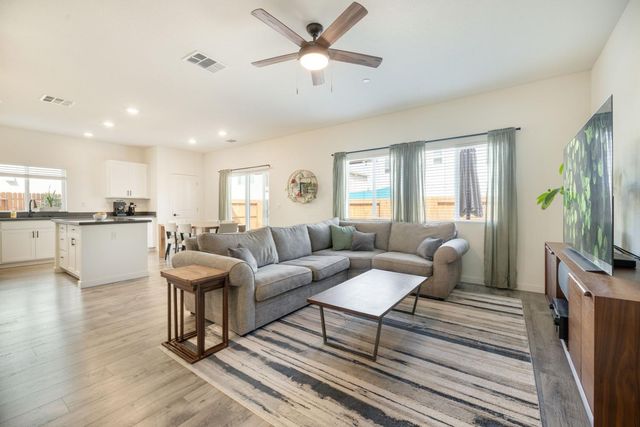 4041 Trailblazer Loop, Roseville, CA 95747