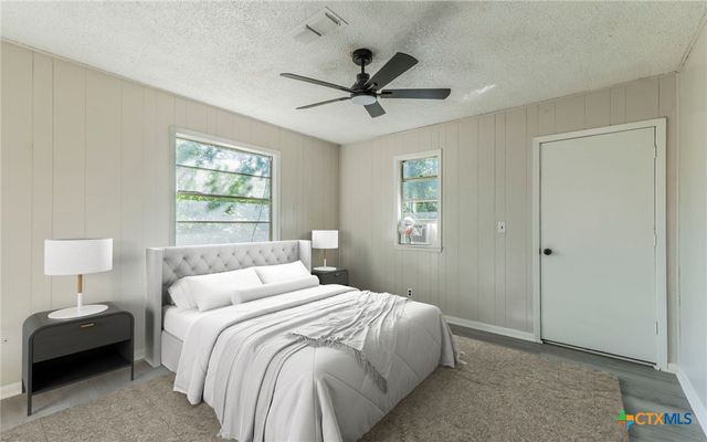 574 Oaklawn Drive, Rockdale, TX 76567