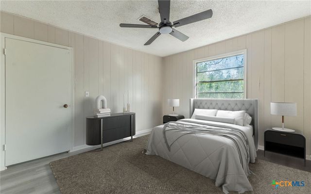 574 Oaklawn Drive, Rockdale, TX 76567
