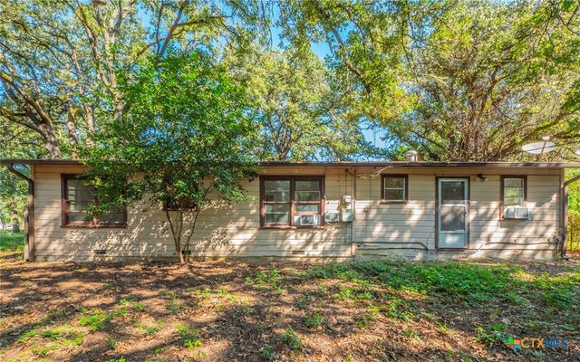 574 Oaklawn Drive, Rockdale, TX 76567