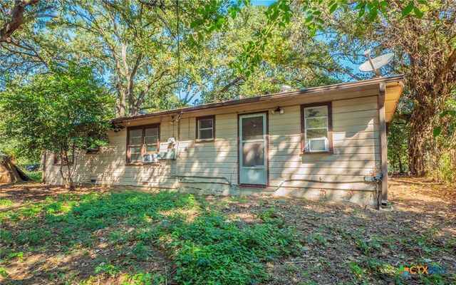 574 Oaklawn Drive, Rockdale, TX 76567