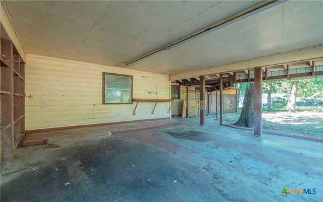 574 Oaklawn Drive, Rockdale, TX 76567