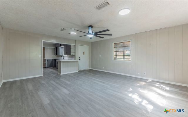 574 Oaklawn Drive, Rockdale, TX 76567