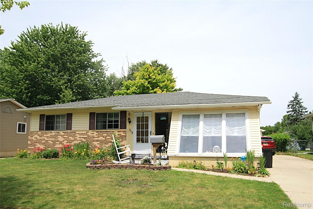 313 E Naldrette Street, Durand, MI 48429