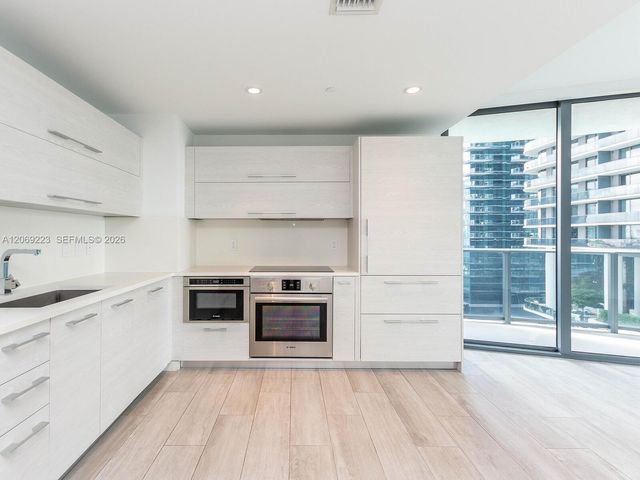 45 SW 9th Street 1201, Miami, FL 33130