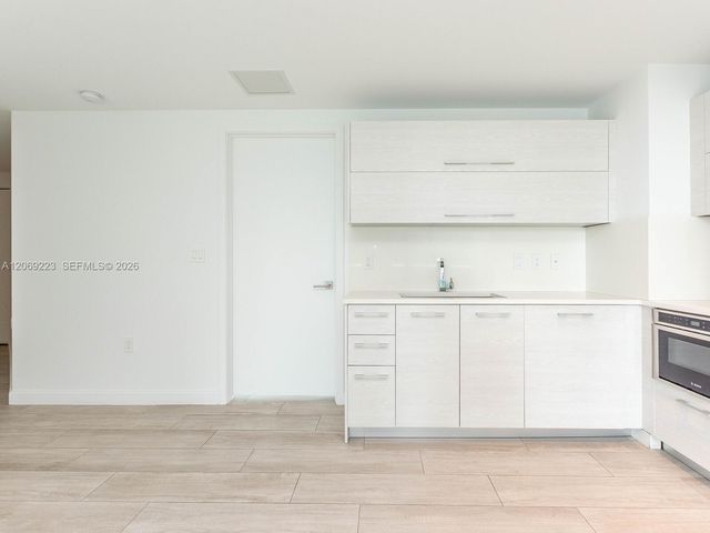 45 SW 9th Street 1201, Miami, FL 33130