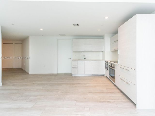 45 SW 9th Street 1201, Miami, FL 33130