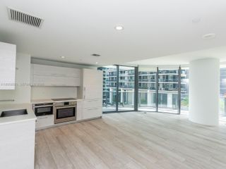 45 SW 9th Street 1201, Miami, FL 33130