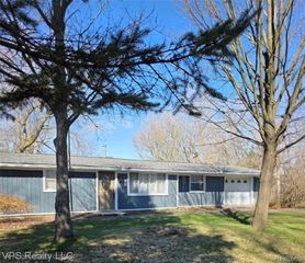 1853 Payson Road, Walled Lake, MI 48390