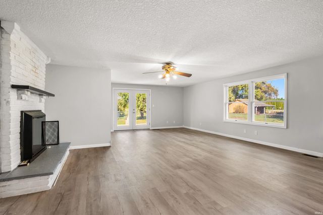 110 GREENBERRY Street, Sweetser, IN 46987