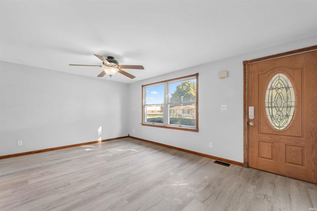 110 GREENBERRY Street, Sweetser, IN 46987