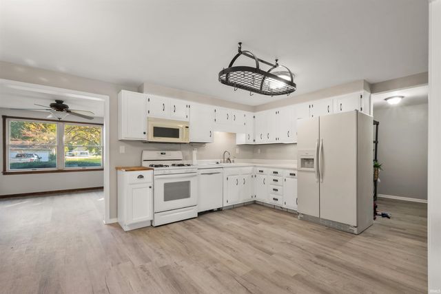 110 GREENBERRY Street, Sweetser, IN 46987