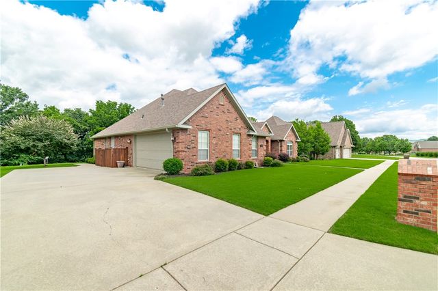 11503 Clubhouse Parkway, Farmington, AR 72730